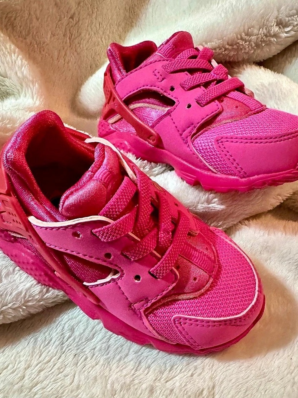 Sz 6c Nike Air Huarache Girls Pink Sneakers